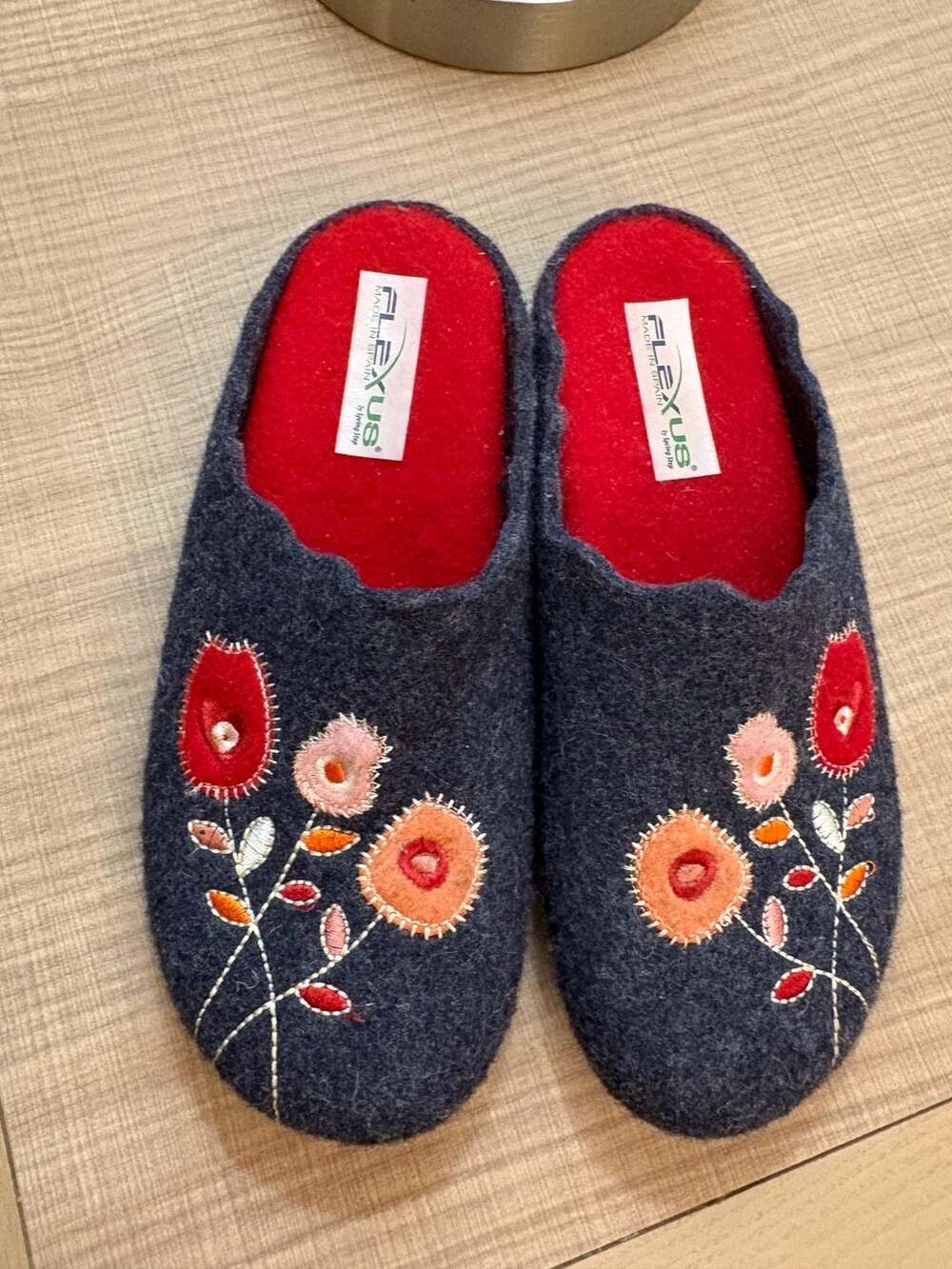 Flexus by Spring Step Wildflower Women's Wool Felt Scuff Slipper - Picture 3 of 8